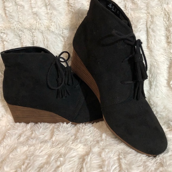 Dr Scholls Dakota suede lace up booties - Picture 2 of 8
